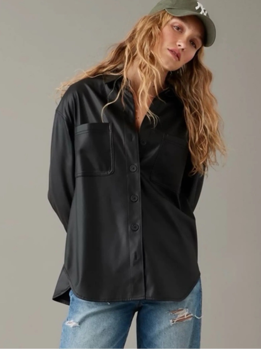 AMERICA EAGLE AE OVERSIZED VEGAN LEATHER JACKET! GREAT CONDITION! SIZE MEDIUM!